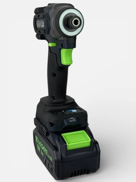 Винтоверт IVASAKI Pro НС220Н (2АКБ-8Ач)